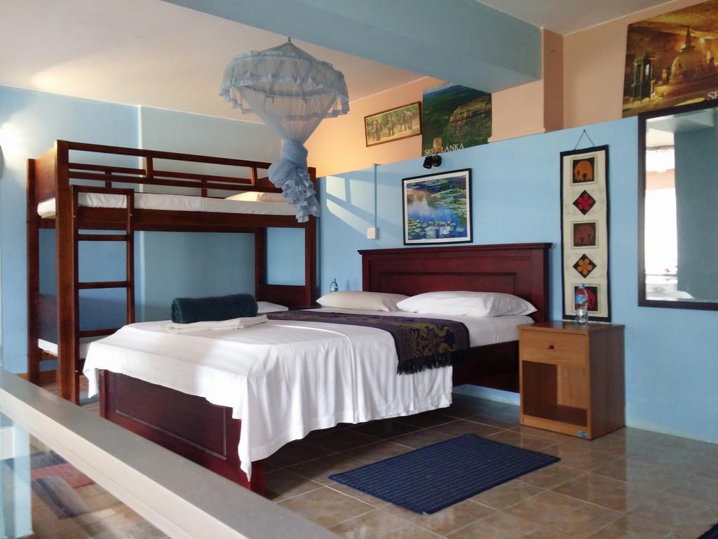 Days Inn Kandy Exterior photo